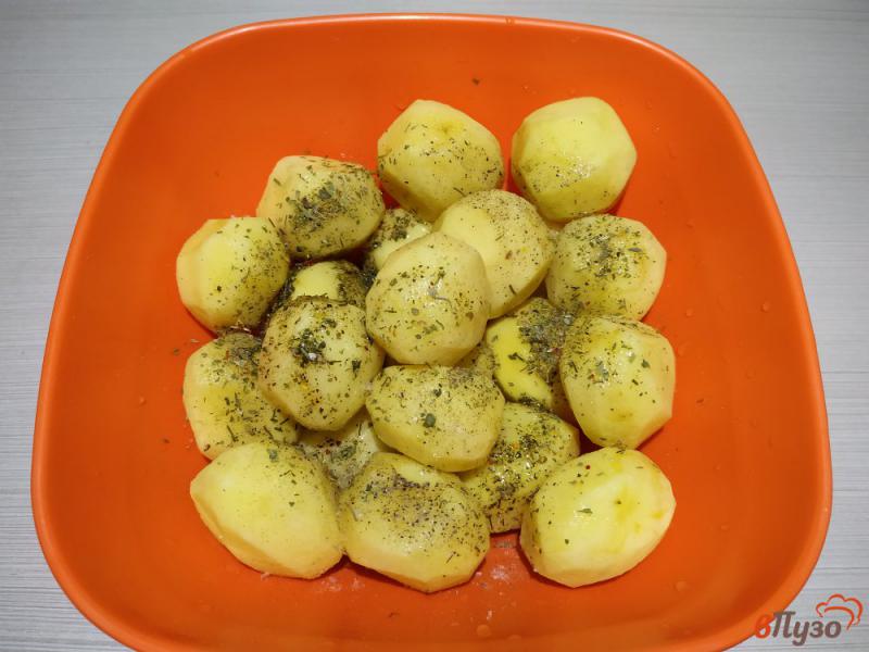 Фото приготовление рецепта: Запеченный картофель с салом и луком в рукаве шаг №1