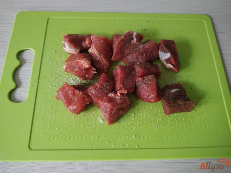 Фото приготовление рецепта: Тушеный картофель с говядиной шаг №1