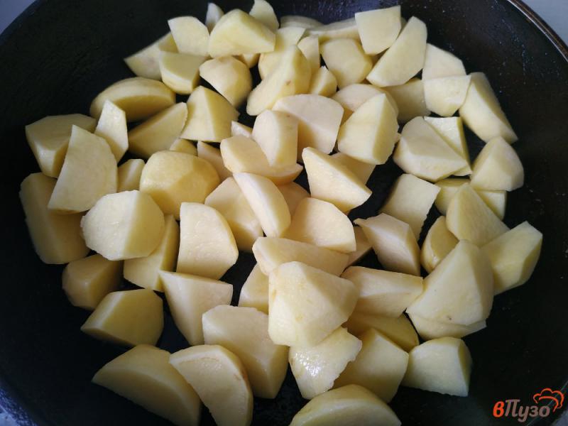 Фото приготовление рецепта: Тушеный картофель с говядиной шаг №7