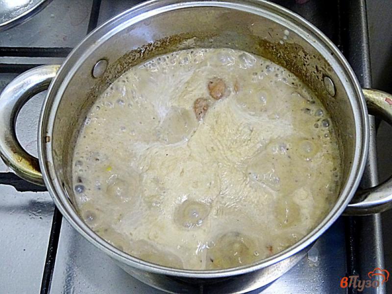 Фото приготовление рецепта: Куриные бёдра в грибной подливе шаг №11