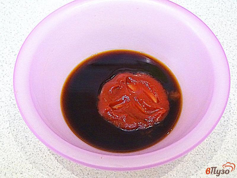 Фото приготовление рецепта: Куриные бёдра в кисло-сладком соусе в духовке шаг №2