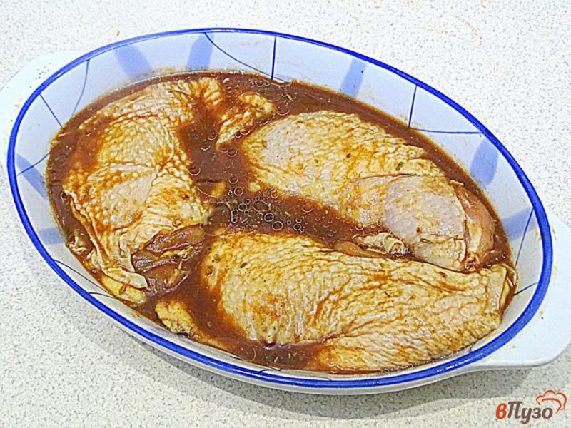 Фото приготовление рецепта: Куриные бёдра в кисло-сладком соусе в духовке шаг №6