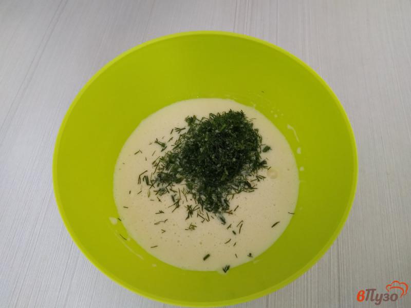 Фото приготовление рецепта: Блинчики на молоке с зеленью шаг №5