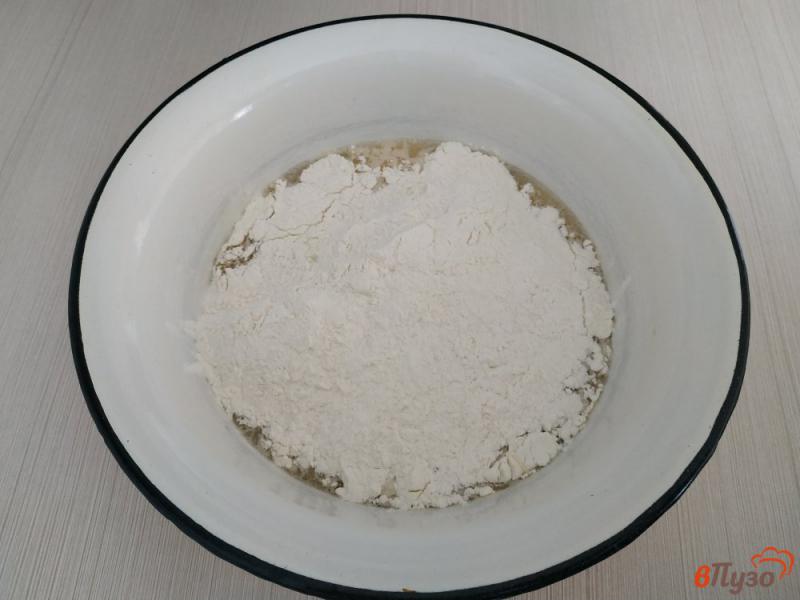 Фото приготовление рецепта: Тесто для вареников на минеральной воде шаг №3