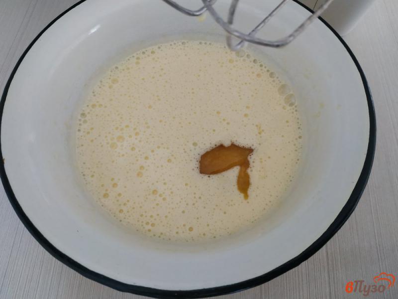 Фото приготовление рецепта: Медовый пирог шаг №2