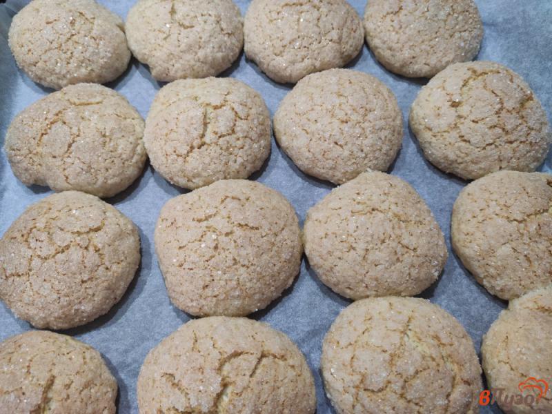 Фото приготовление рецепта: Мягкое печенье на ряженке с кокосовой стружкой шаг №6