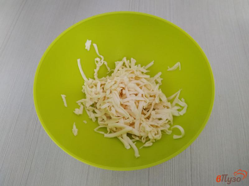 Фото приготовление рецепта: Сырный салат в шариках шаг №3