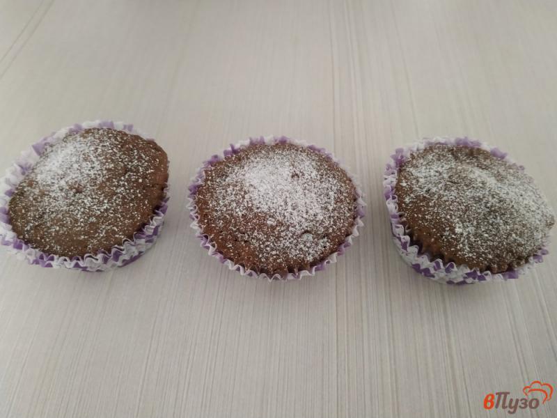 Фото приготовление рецепта: Шоколадные кексы в микроволновке шаг №9