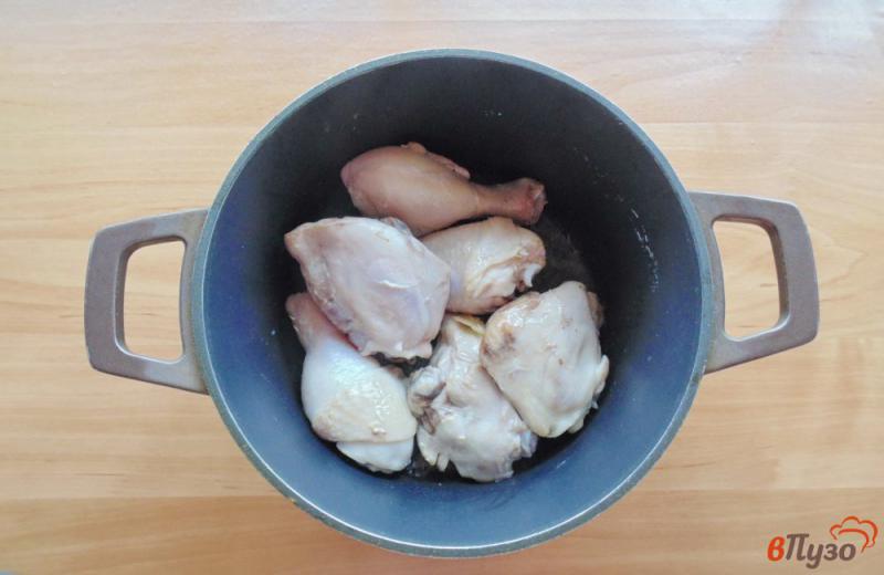 Фото приготовление рецепта: Гуляш из курицы с лапшой шаг №2