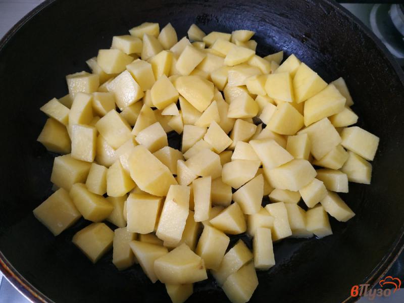 Фото приготовление рецепта: Картофельное рагу шаг №2