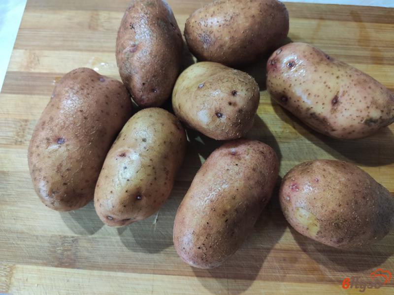 Фото приготовление рецепта: Картофель запечённый в мундире шаг №1