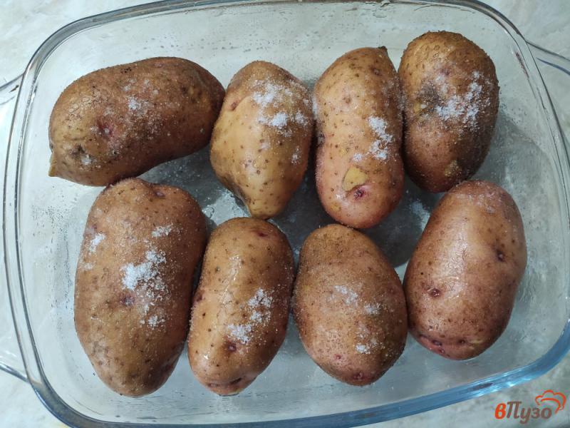 Фото приготовление рецепта: Картофель запечённый в мундире шаг №2