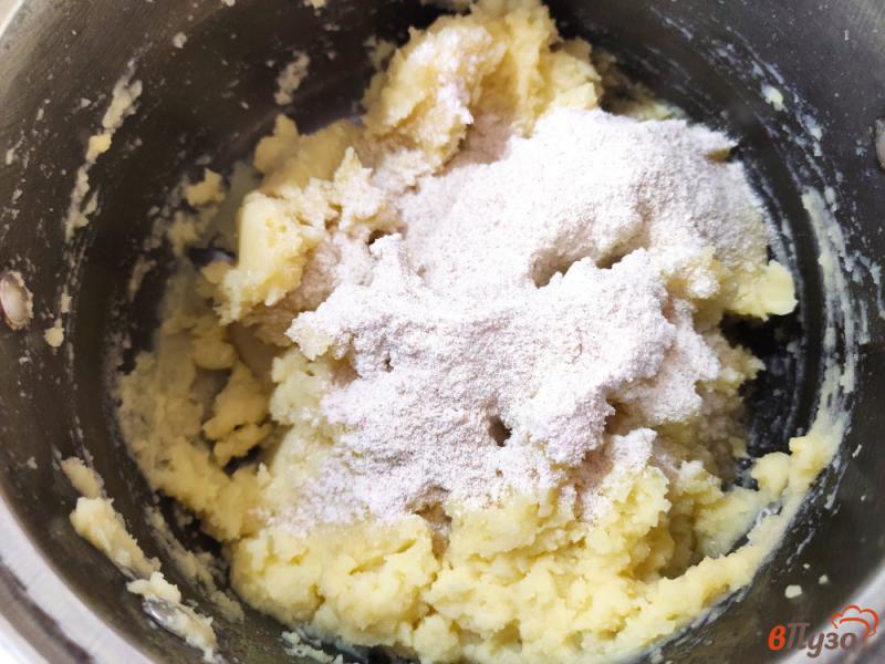 Фото приготовление рецепта: Суп с картофельными шариками шаг №4