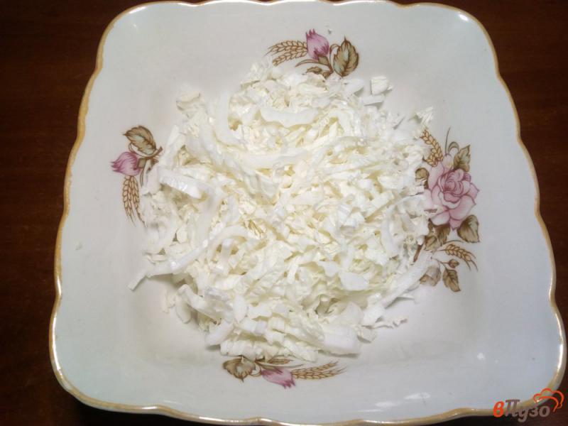 Фото приготовление рецепта: Салат из пекинской капусты шаг №1