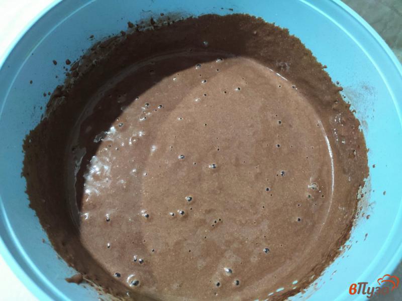 Фото приготовление рецепта: Шоколадные блины на кефире шаг №4