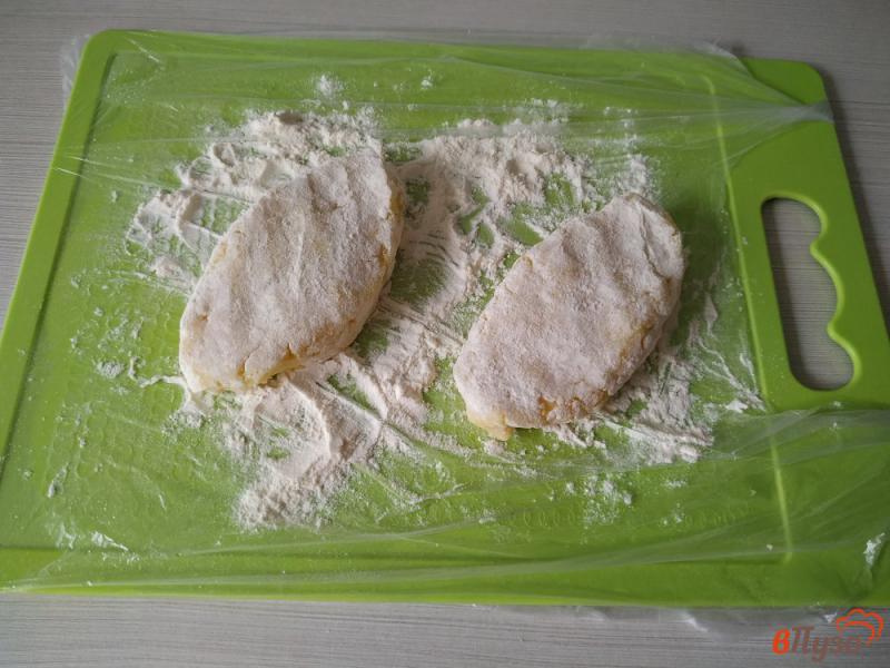 Фото приготовление рецепта: Картофельные зразы с фетой и укропом шаг №9