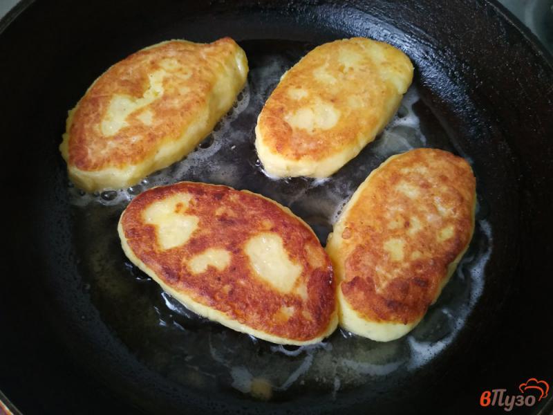 Фото приготовление рецепта: Картофельные зразы с фетой и укропом шаг №11