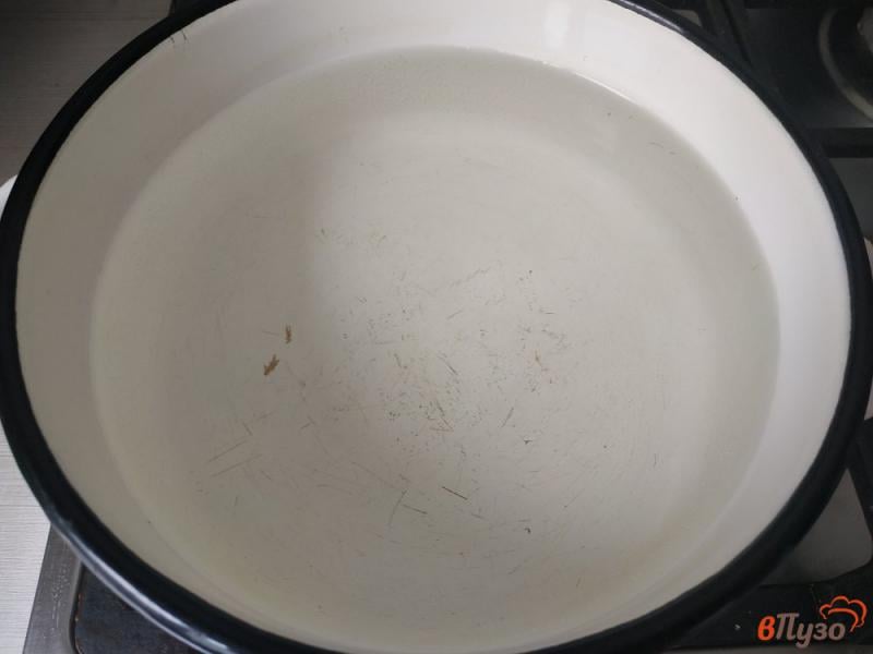Фото приготовление рецепта: Картофельный суп с килькой в томате шаг №1