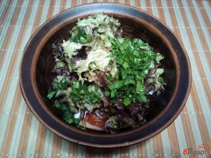 Фото приготовление рецепта: Салат из помидоров с нутом и брынзой шаг №4