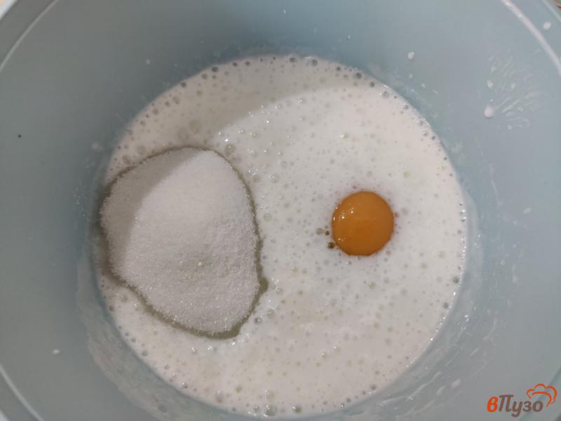 Фото приготовление рецепта: Мягкое кокосовое печенье на кефире шаг №2