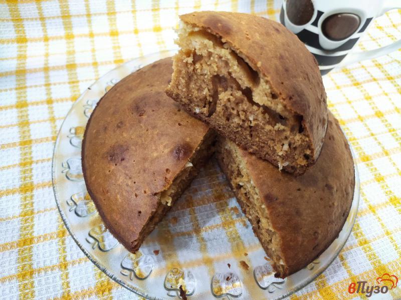 Фото приготовление рецепта: Медовый пирог с кокосовой стружкой шаг №10