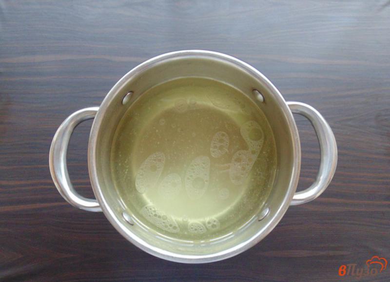 Фото приготовление рецепта: Суп с овсяными хлопьями и шпинатом шаг №1