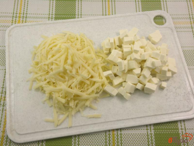 Фото приготовление рецепта: Пирог сырный с маслинами и вялеными томатами шаг №1