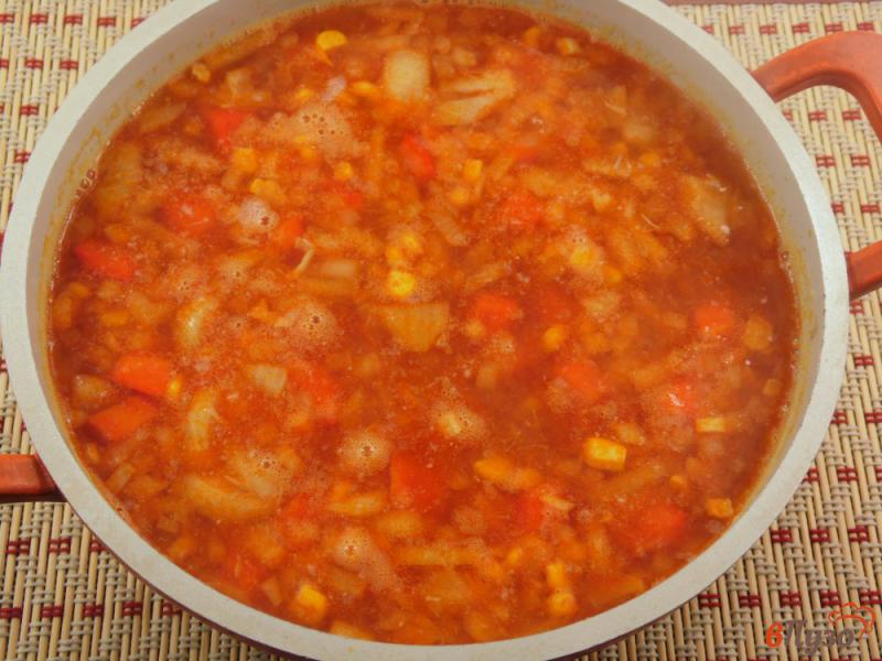 Фото приготовление рецепта: Суп с тунцом и кукурузой шаг №6