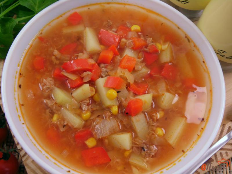Фото приготовление рецепта: Суп с тунцом и кукурузой шаг №7