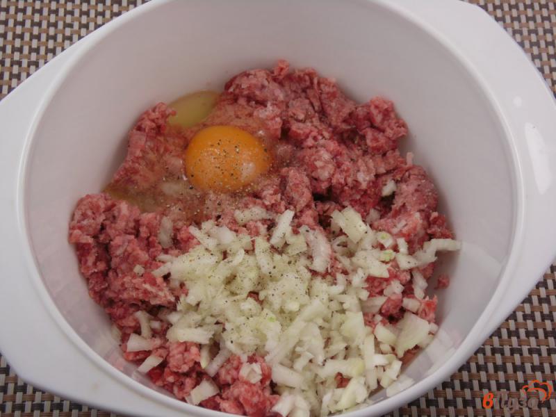 Фото приготовление рецепта: Зразы мясные со шпинатом и моцареллой шаг №1