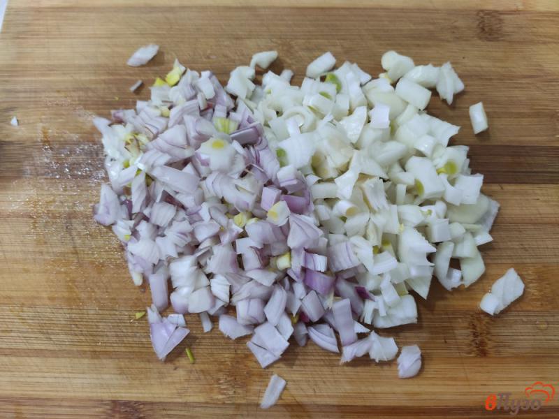 Фото приготовление рецепта: Свинина тушёная с макаронами и лечо шаг №2
