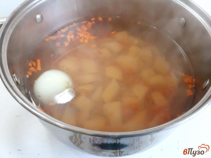Фото приготовление рецепта: Суп гречневый с фрикадельками шаг №4