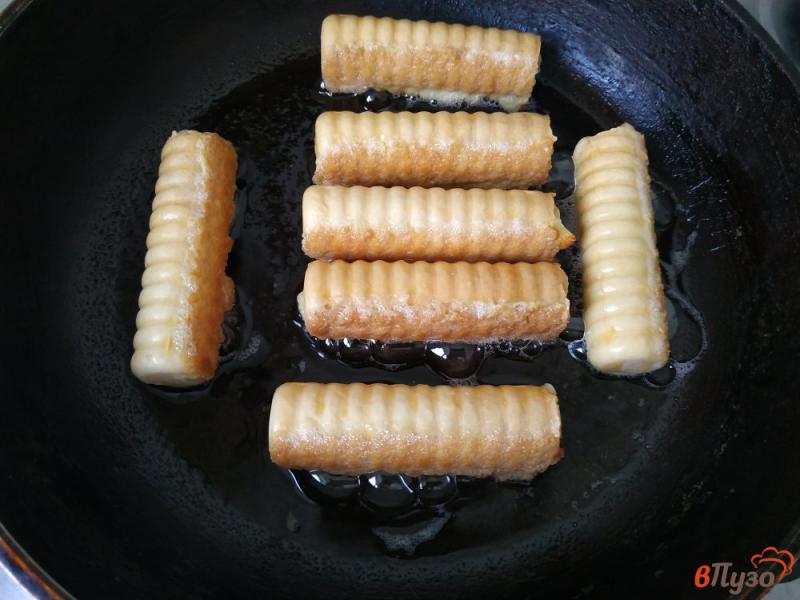 Фото приготовление рецепта: Картофельно сырные трубочки шаг №8