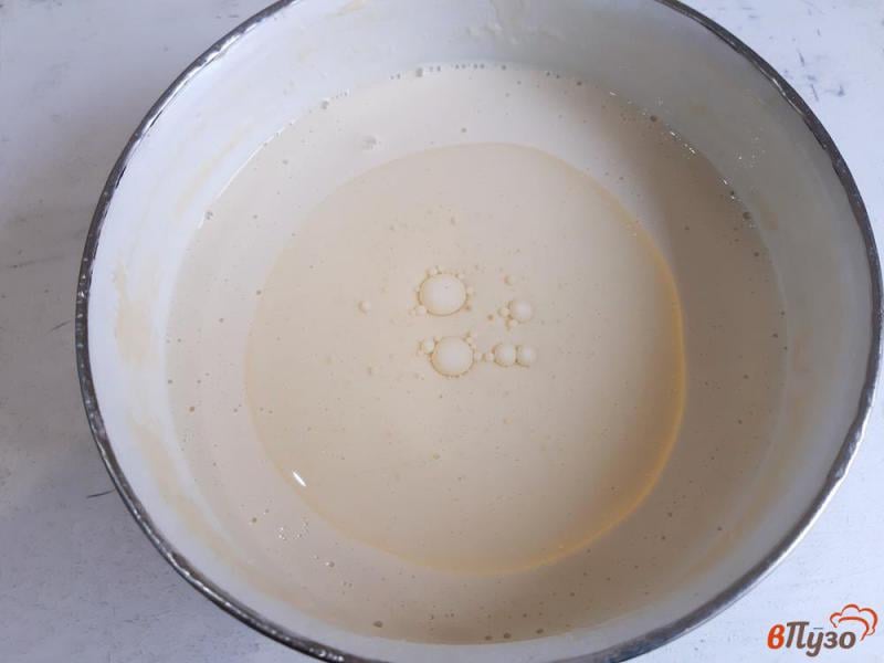 Фото приготовление рецепта: Блинчики на молоке с красной икрой шаг №3