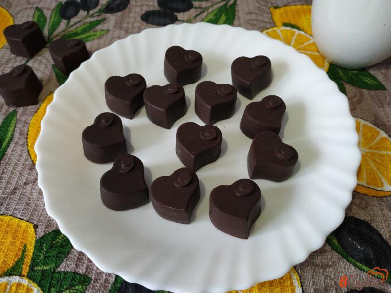 Фото приготовление рецепта: Шоколадные конфеты с сезамом шаг №6