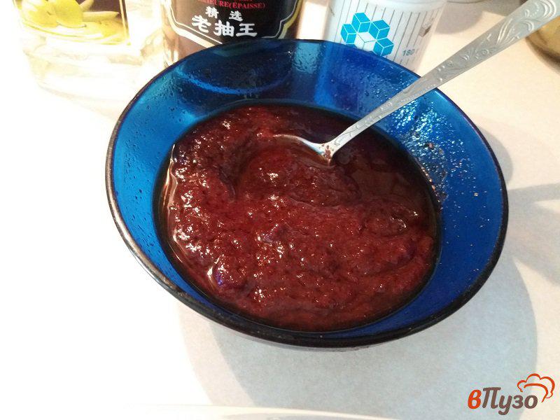Фото приготовление рецепта: Запеченная грудинка в маринаде из томатного соуса шаг №4