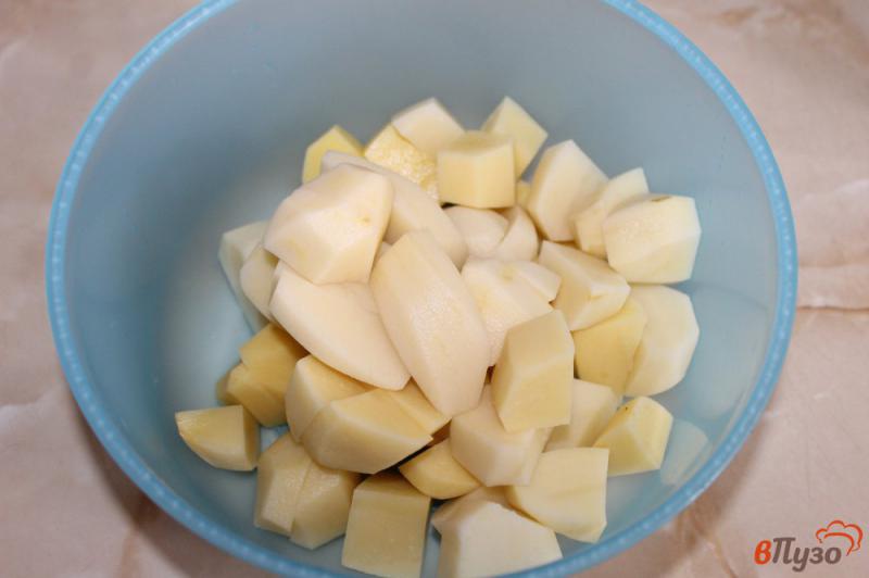 Фото приготовление рецепта: Картошка с салом и паприкой в духовке шаг №1