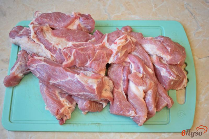 Фото приготовление рецепта: Котлеты из свиной шеи с кабачком шаг №1