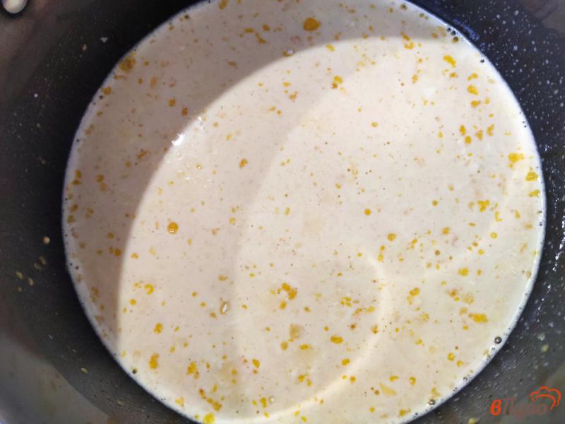 Фото приготовление рецепта: Заварной крем на желтках и молоке шаг №4