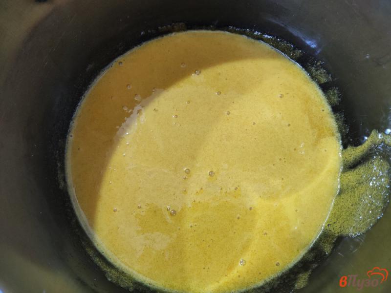 Фото приготовление рецепта: Заварной крем на желтках и молоке шаг №2