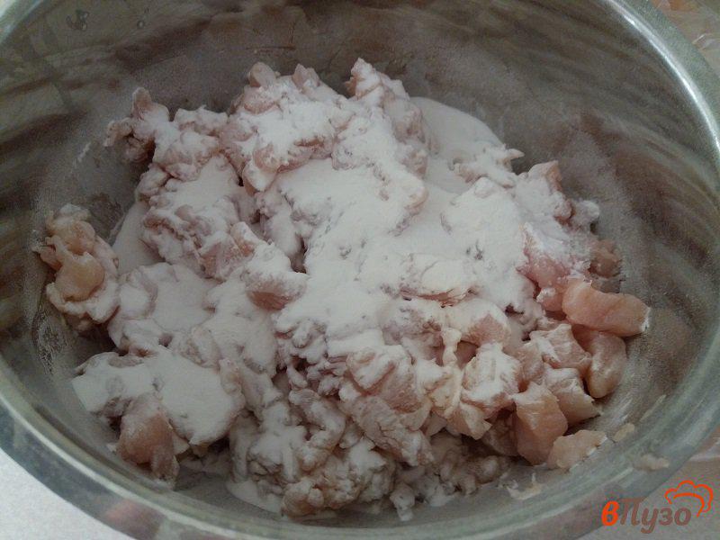 Фото приготовление рецепта: Рубленные котлеты из куриного филе  с грибами и луком шаг №3