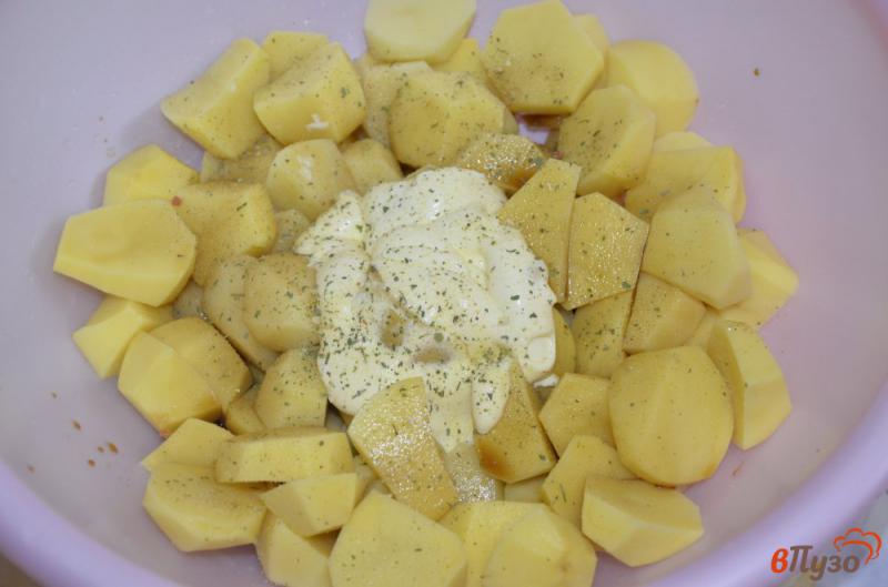 Фото приготовление рецепта: Картофель томленный в горшочке на гарнир шаг №2