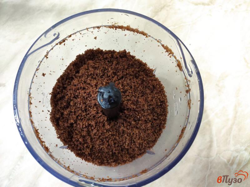 Фото приготовление рецепта: Десерт из шоколадного бисквита с заварным кремом шаг №1