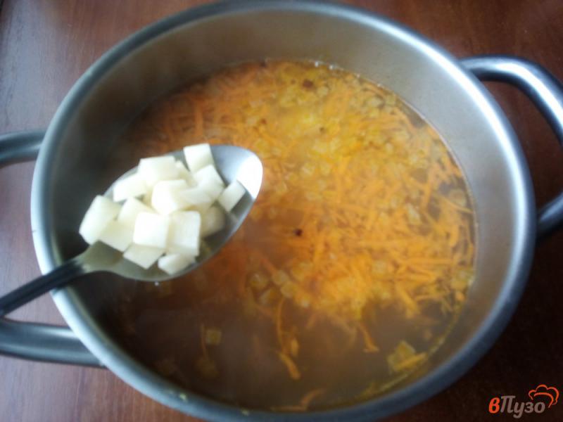 Фото приготовление рецепта: Суп с фрикадельками и чечевицей шаг №3
