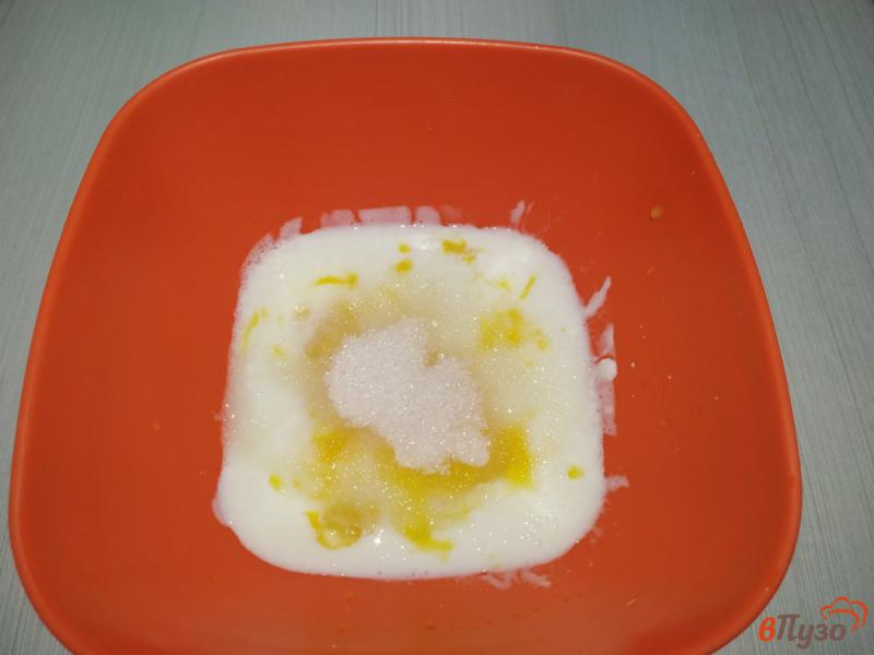 Фото приготовление рецепта: Малиновые оладьи на соде шаг №3