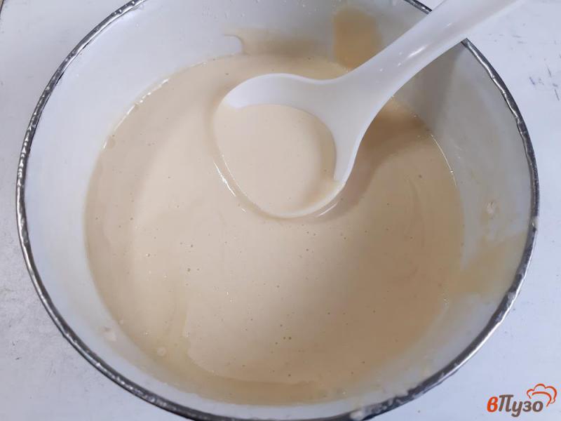 Фото приготовление рецепта: Заварные блинчики на молоке и кипятке с икрой шаг №4