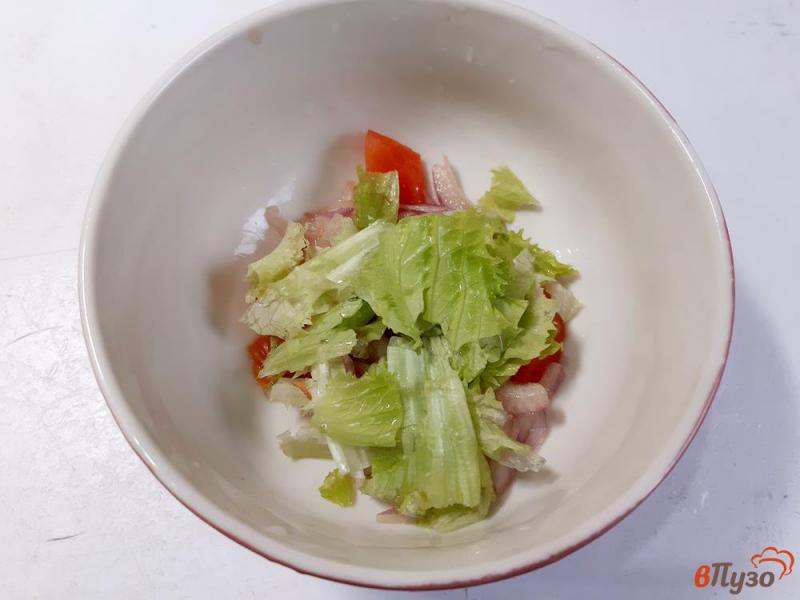 Фото приготовление рецепта: Салат из помидоров с брынзой шаг №4
