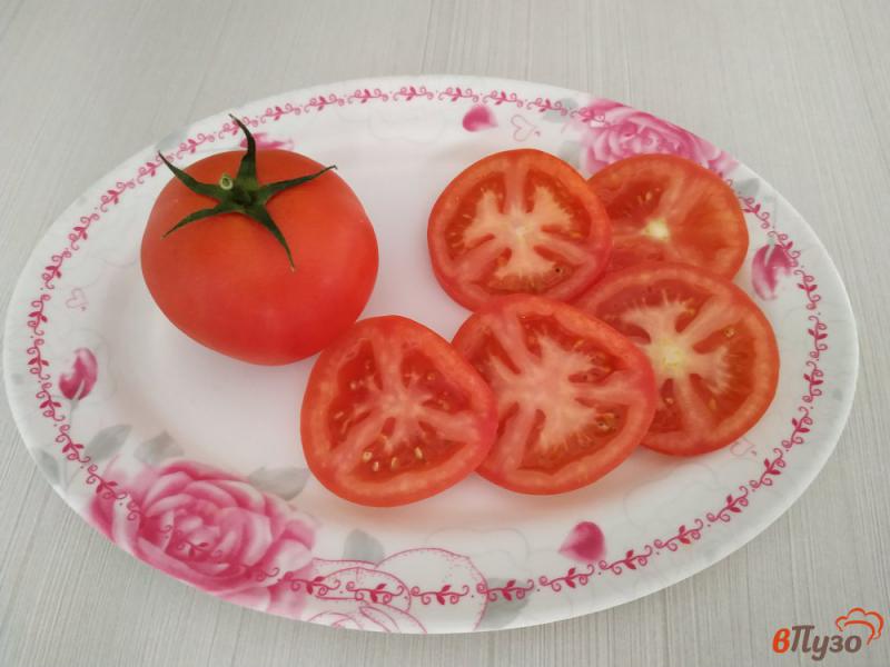 Фото приготовление рецепта: Закуска на помидорах шаг №1