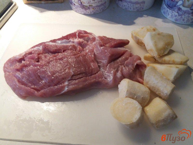Фото приготовление рецепта: Суп овощной со свининой шаг №1