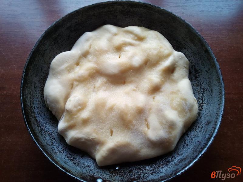 Фото приготовление рецепта: Пирог из слоёного теста с яблоками шаг №5